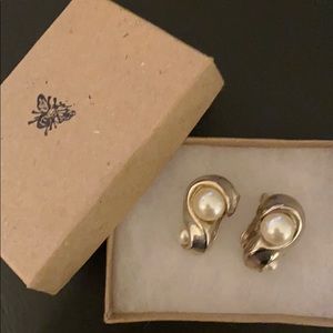 ⭐️Vintage Clip On Pearl Earrings⭐️